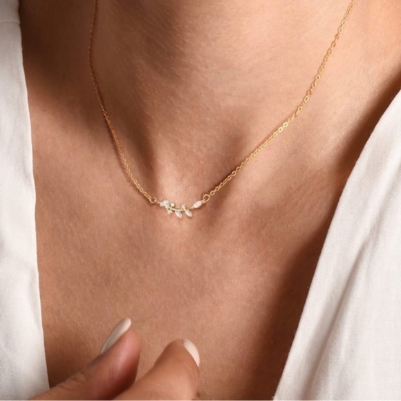 GOLD 14k Plated CZ Leaf Rhinestone 2pc Necklace Set - Picture 2 of 4